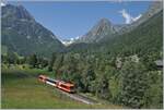 Eine kleine Bahn in in einer wunderschönen Landschaft: zwischen Le Buet und Vallorcine als TER unterwegs erreicht ein SNCF Z 850 in Kürze sein Ziel.