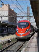 Der FS Trenitalia ETR 400 031 ist nun als Frecciarossa FR 6654 von Lyon Perrache in Lyon Part Dieu angekommen und wird nach einigen Minuten Aufenthalt nach Paris weiterfahren.