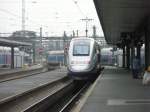 Hier TGV 6607 von Paris Gare de Lyon nach Lyon-Perrache, bei der Ausfahrt am 26.7.2010 aus Paris Gare de Lyon.