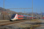 TGV Lyria 4728 durchfährt den Bahnhof Gelterkinden.