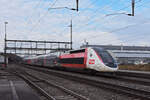 TGV Lyria 4717 durchfährt den Bahnhof Rupperswil. Die Aufnahme stammt vom 07.01.2022.
