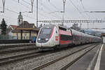 TGV Lyria 4718 durchfährt am 26.01.2023 den Bahnhof Rupperswil.
