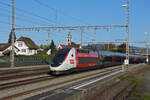 TGV Lyria 4719 durchfährt am 27.10.2022 den Bahnhof Rupperswil.