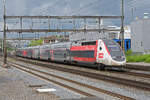 TGV Lyria 4728 durchfährt am 12.05.2023 den Bahnhof Rupperswil.