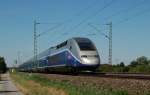 TGV Duplex 4716, Frankfurt(M) Hbf - Paris Est, fhrt auf der Riedbahn, zwischen Brstadt & Lampertheim, dem nchsten Halt Mannheim Hbf entgegen. 16.08.2013