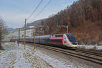 TGV Lyria 4718 fährt am 19.12.2022 Richtung Bahnhof Tecknau.