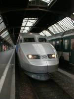 TGV  France/Suisse  nach Paris am 12.12.00 im Zrich Hbf.