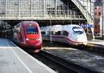 THALYS TGV UND ICE-3 IM HAUPTBAHNHOF KÖLN  Endlich hatte ich am Ostermontag,22.4.2019,im Hauptbahnhof KÖLN die beiden   Rennpferde  der Schiene,THALIS TGV und ICE 3 mal direkt nebeneiander 