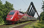 THALYS 4321 am 09.07.2013 auf der Dreigurtbrücke in Düren an der Rur.