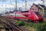 Thalys 4344 verlässt am 8 Juni 2019 Köln Hbf für die fahrt nach Paris Nord via Lüttich-Guillemins und Bruxelles-Midi.