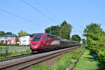 Seit dem 17.5 ist Aachen - K�ln wegen Bauarbeiten gesperrt und der Eurostar f�hrt wieder �ber Grevenbroich und Rheydt nach Aachen. Hier konnte ich den Triebzug 4344 zwsichen Erftwerk und Grevenbroich aufnehmen.

Grevenbroich 27.05.2026