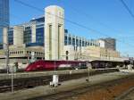 Angekommen in Brssel Nord fotografierte ich dass Bahnhofsgebude mit dem zur Abfahrt bereit stehenden Thalys 4332. 17.02.08