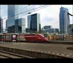 Thalys Einheit vor der Skyline in Rotterdam am 30.04.05