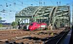 Thalys 4345 (SCNF) kurz vor der Einfahrt zum Hbf-Kln, an der Hohenzollernbrcke - 10.10.2010
