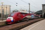 Thalys 4303 mit Werbung fr   Die Schlmpfe 2  ; aufgenommen am 05.10.2013 in Kln Hbf