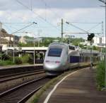 Ein TGV-POS fhrt als TGV 9574 Stuttgart Hbf - Paris Est durch S-Feuerbach. 18.08.08