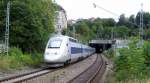 TGV 9574 fhrt am 18 August 2008, durch Stuttgart-Feuerbach, seinem Ziel Paris Est entgegen.