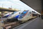 Der TGV Lyria steht bereit und wird uns wieder nach Zürich HB bringen. Dahinter zwei Fronten der TGV-Duplexzüge. Aufnahme im Gare de Lyon, 22. Nov. 2014, 16:14