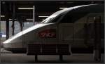 Studie TGV-Kopfdesign - 

Die herrschenden Lichtverhältnisse lassen die eigentlich doch ganz schöne Kopfform des TGVs deutlich hervorteten. 

Strasbourg Gare Centrale, 30.10.2011 (M)