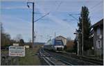 Von St-Pierre-en-Faucigny nach St-Laurent - oder von Semaphor zu Semaphor. In St-Laurent  fährt der SNCF Z27671 als TER 884158 von St-Gervais-les-Bains-le-Fayet kommend in Richtung Annecy fahrend am Ausfahrsignal der Gegenrichtung vorbei. 

21. Februar 2020