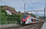 Die beiden SNCF Coradia Polyvalent r�gional Z 31503 und 31517 in L�man Express Farben sind als RL4 23134 auf dem Weg nach Annemasse und fahren durch die Abzweigstation Junction, die ihren Namen jedoch
