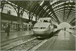 Hochgeschwindigkeitszüge in Milano Centrale: Dazu gehört auch die TGV Verbindung Paris - Milano, von welcher ich leider nur diese qualitativ schlechte Archiv-Bild habe.
