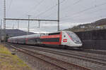 TGV Lyria 4724 durchfährt den Bahnhof Gelterkinden.