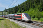 TGV Lyria 4725 fährt Richtung Bahnhof Gelterkinden. Die Aufnahme stammt vom 14.06.2022.
