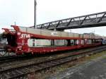 SNCF - Autotransportwagen Laaefrss 23 87 439 2 599-8 im Gterbahnhof Winterthur am 09.07.2011