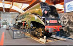 232 U1  Hudson  (Baujahr 1949) wird im Cité du Train (Eisenbahnmuseum) Mulhouse (F) präsentiert.