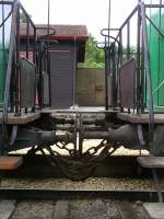 �bergang zwischen zwei 2-achsigen Personenwagen mit Stangenpuffern    21.09.2004  Sabres