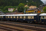 Der VSOE Pullman Speisewagen N° 4141 (F- VSOE 61 87 09-70 141-0 [P]), ex CIWL 4141, im Zugverbund vom Venice Simplon-Orient-Express am 02 August 2019 beim Halt in Göschenen (CH), leider bei