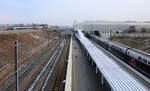Auf der wiedereröffneten Strecke Delle - Belfort: Blick auf die imposante Umsteigstation Lokallinie Delle-Belfort / TGV in Meroux. Gerade fährt SNCF Zug Typ Z 27 569/570 aus. 11.Januar 2019 