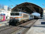 Eine BB 7200 in Avignon vor einem TER nach Nmes-Montpellier-Crbere.