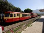 Wagen Nr. 113 mit Renault-Triebwagen Nr. 206, der auerhalb des Streiks fahrplanmig viermal tglich als „Strandzug“ zwischen Calvi und Ile Rousse und umgekehrt pendelt, steht am 19.09.2010 im Bahnhof von Calvi.