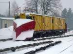 Schneepflug am 05.03.2008 im Bahnhof Mont-Louis / La Cabanasse km 27 1511 m, er wurde aus 2 Gtertriebwagen hergestellt und hat auf jeder Seite einen Pflug, es gibt keine Drehscheibe.