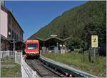 Der SNCF Z 850 N° 56 (94 87 0001 862-5 F-SNCF) verlässt Vallorcine als TER 18922 mit dem Ziel St-Gervais Les Bains Le Fayet. Auf den ersten Blick scheint sich in Vallorcine kaum was geändert zu haben, doch dann fiel mein Blick auf die Ausfahrsignale, die es in dieser Form bei meinem letzten Besuch noch nicht gab. 

7. Juli 2020