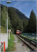 Ein SNCF Z 800 erreicht als TER 18910 von Vallorcine nach Saint Gervais les Bains le Fayet die Haltestelle von La Joux.