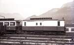 Mont-Blanc-Express__Die Ahnen. Tw Z 209 Gepäck-Tw und 'Personen-Bei-Tw' ZS 10 004 aus den Eröffnungsjahren 1901-1909, seit 1958 nicht mehr im Linienbetrieb, abgestellt im Bf St-Gervais-le-Fayet.__12-09-1976 