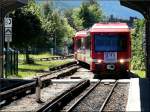 Der Triebzug Z 855 des Mont Blanc Express kommt aus St-Gervais-Le-Fayet und fhrt am 03.08.08 in den Bahnhof von Chamonix-Mont-Blanc ein.