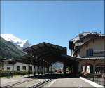 Der Bahnhof der Chamonix Mont Blanc-Montenvers Mer de Glace Zahnradbahn in Chamonix vor der Kulisse des Mont Blanc fotografiert am 03.08.08.