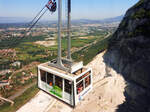 Kabine der Salève-Seilbahn. In weniger als 5 Minuten einer atypischen Panoramafahrt am Ziel, auf 1097 m.ü.M. - 18.08.2012