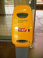 Fahrkartenentwerter der SNCF im Bahnhof Carcassonne