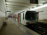 Der vierteilige Métro-Zug RTM-MB26+NB13+RB13+MB25 in der Endstation  La-Fourragère der Ligne M1.
