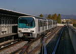 Der vierteilige Métro-Zug RTM-MA28+NB29+RA14+MA27 in der Endstation Sainte-Marguerite Dromel der Ligne-M2.