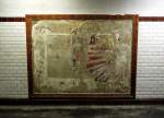 Pariser Metro-Impressionen, mal abseits von Schienen und Zügen: hier wurden gerade alle Werbeplakate abgekratzt - der über 100 Jahre alte Rahmen bleibt.