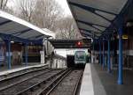 Ausfahrt eines Zuges der Pariser Metrolinie 5 aus der Station  Quai de la Rapée  - nächster Halt:  Gare d´Austerlitz .