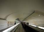 Umsteigen in der Pariser Metro: Was auf dem Netzplan so einfach aussieht, erweist sich in der Praxis oft als langwieriger Fußmarsch - aber dafür gibts ab und zu gigantische Fahrtreppen, wie