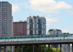 Normalerweise geht der Blick auf die Pariser Metro-Linie 6 bei der Überquerung der Seine auf das Belle Epoque-Viertel Passy im Norden.