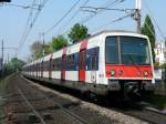 Auf der RER-Ligne A ist der RATP Triebzug Z8476+8475 unterwegs.
Die RATP (Pariser Verkehrsbetriebe) betreiben einen Teil des Pariser S-Bahnsystem (RER) mit eigenen Fahrzeugen. 
Chatou-Croissy
21.04.09